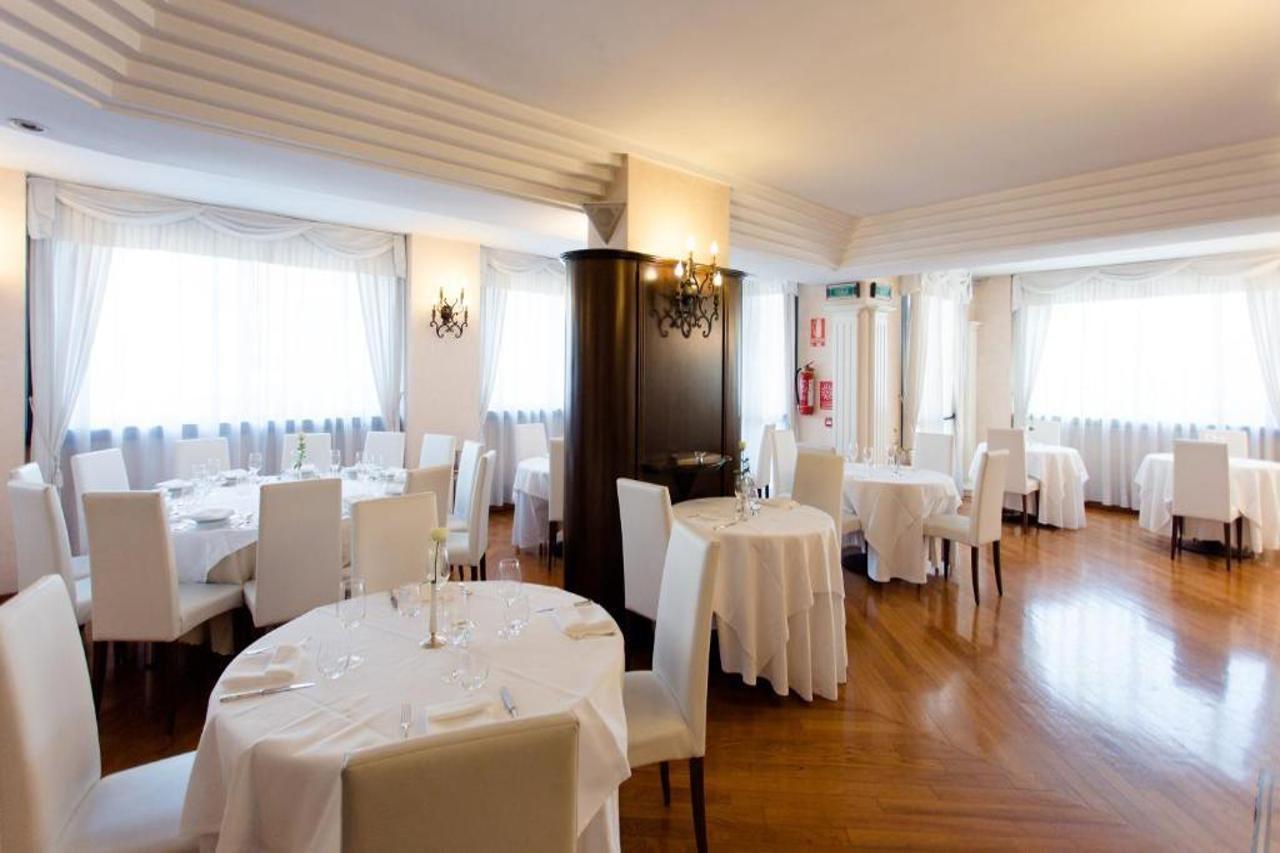 Hostellerie Du Cheval Blanc Aosta Exterior photo